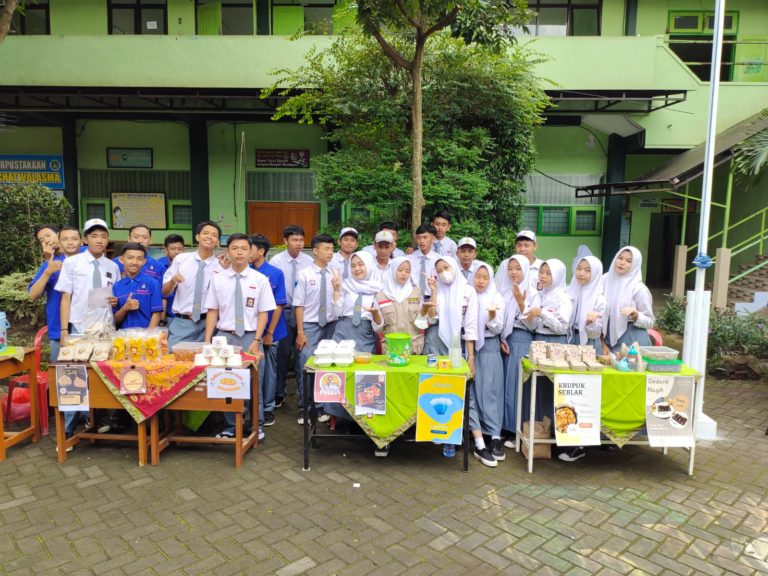Kegiatan Bazaar KWS - K12
