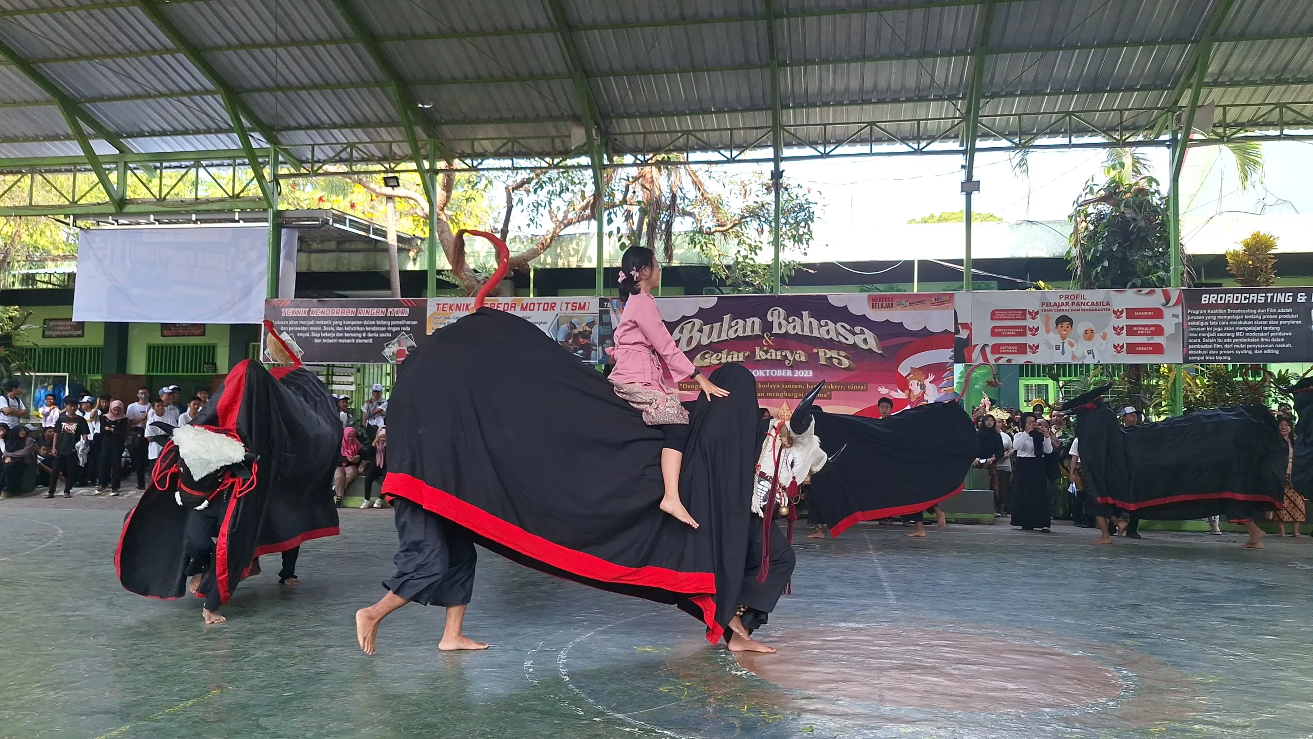 Sukses Besar Bulan Bahasa Di Smk Negeri 12 Malang Meriahkan Panggung